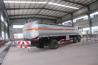 東營(yíng)東風(fēng)天錦小三軸加油運(yùn)油車 專業(yè)選擇與卓越性能解析